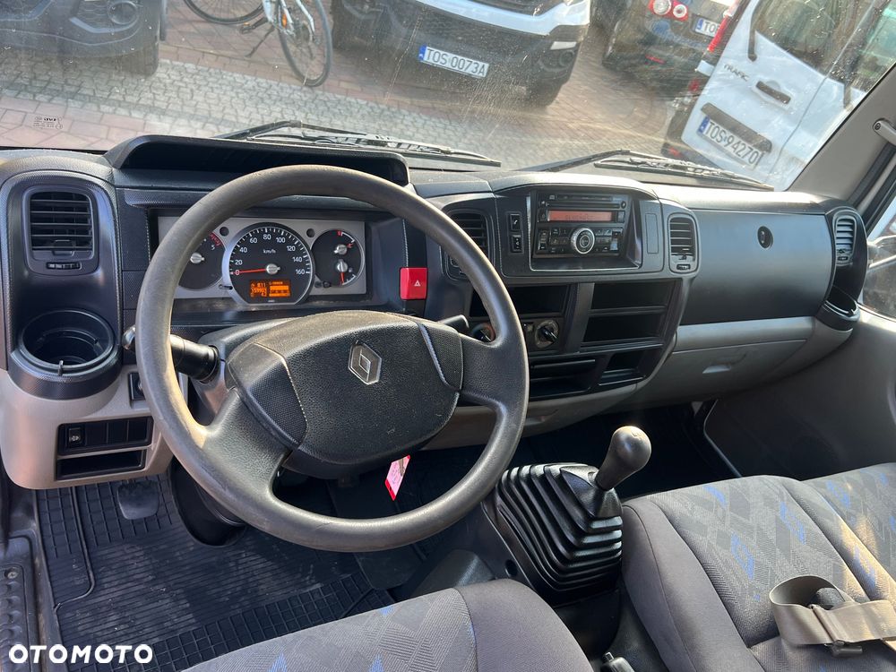 Renault Maxity - 26