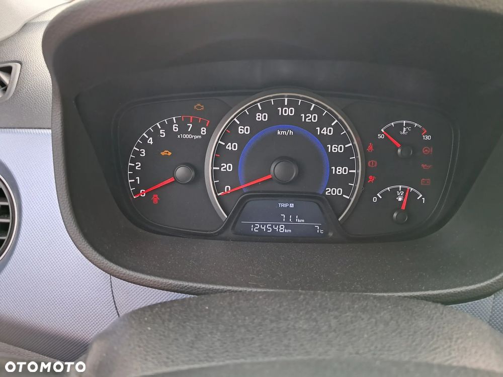 Hyundai i10 1.0 - 11