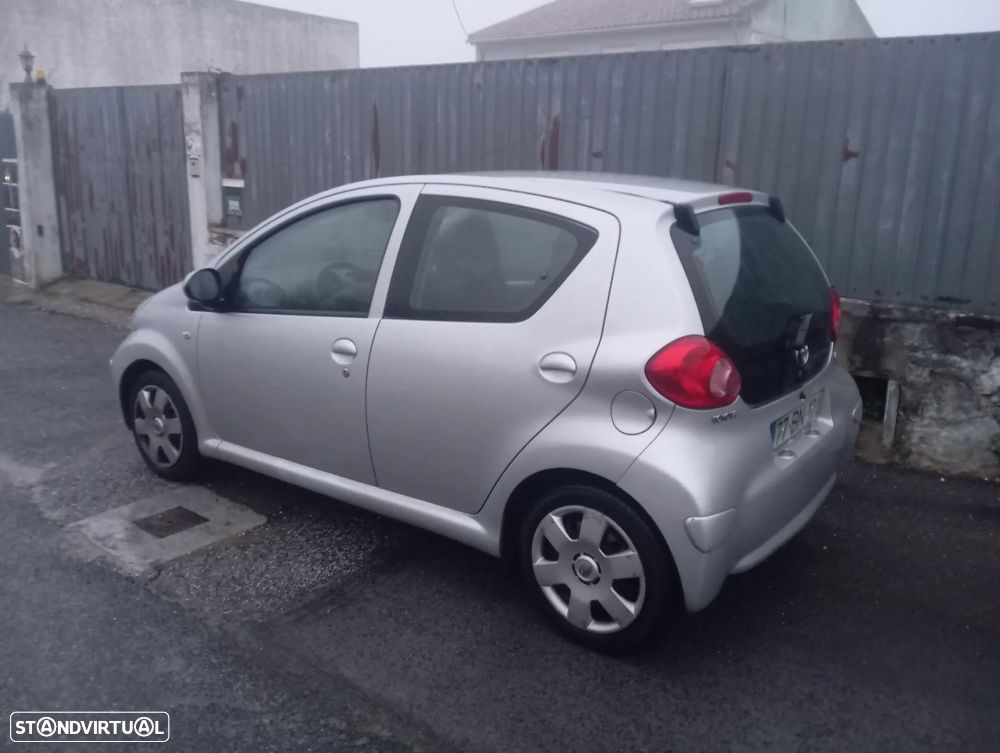Toyota Aygo 1.0 Plus - 3