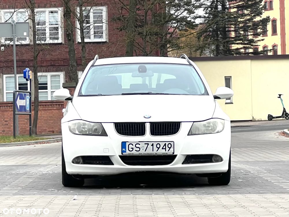 BMW Seria 3 320i - 6