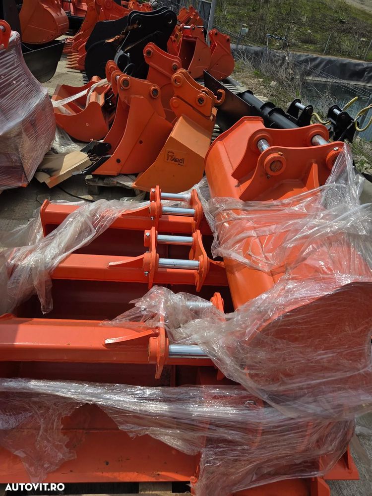 Hitachi ZX19U-6, 2tone, 2024, 539h, rotire in gabarit, Adanc sapare 2,5m, CUPLA RAPIDA+3 CUPE, Senile cauciuc 80% ok extensibile, latime 0,8m, inst picon, LAMA, produs in JAPONIA, sistem antifurt, posibilitate leasing 4ani-CA NOU-PROMOTIE 18.900 EUR+Tva - 30