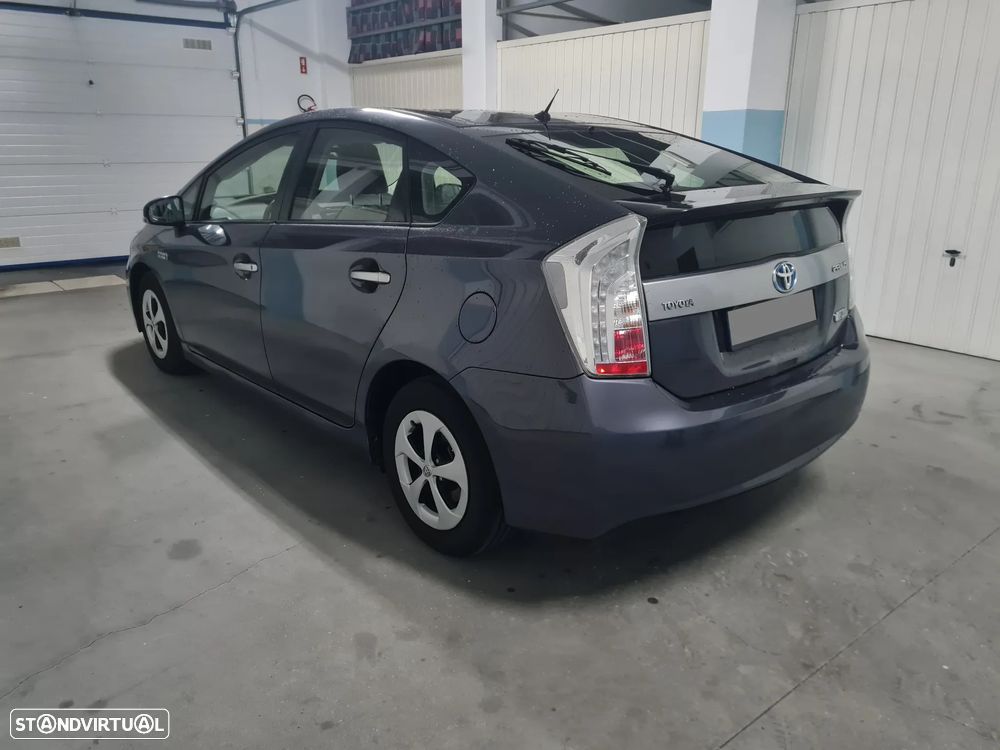 Toyota Prius 1.8 Plug-In - 2