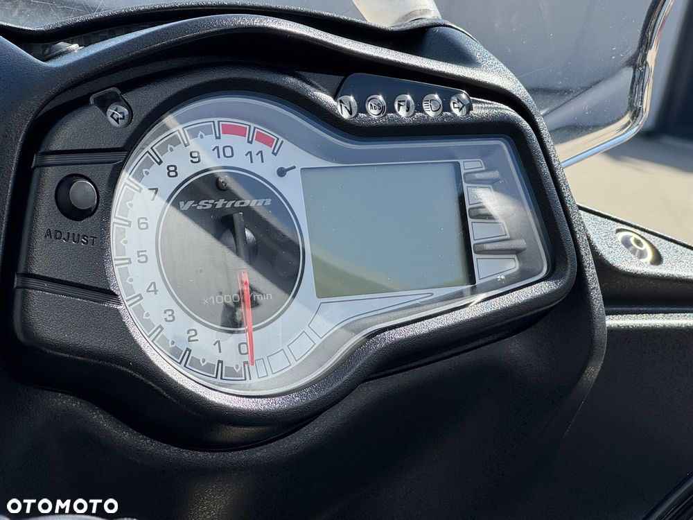 Suzuki V-STROM - 23