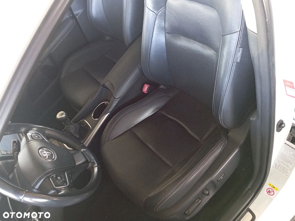 Toyota Avensis - 12