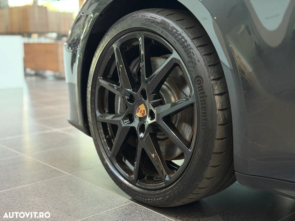 Porsche Panamera 4 E-Hybrid - 38