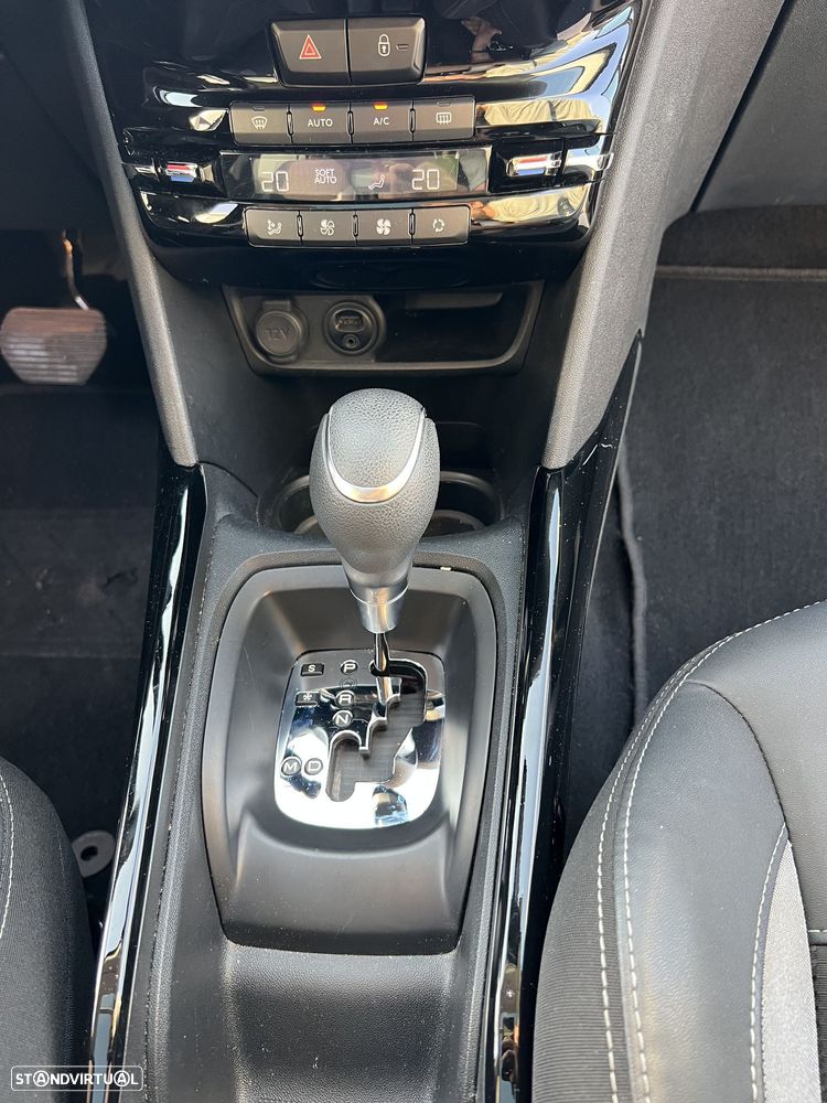 Peugeot 2008 1.2 PureTech Allure EAT6 - 3