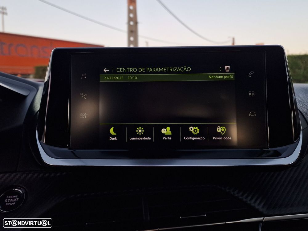 Peugeot 2008 1.2 PureTech Allure - 32