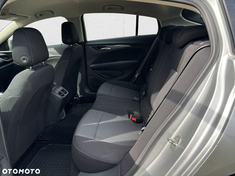 Opel Insignia - 22
