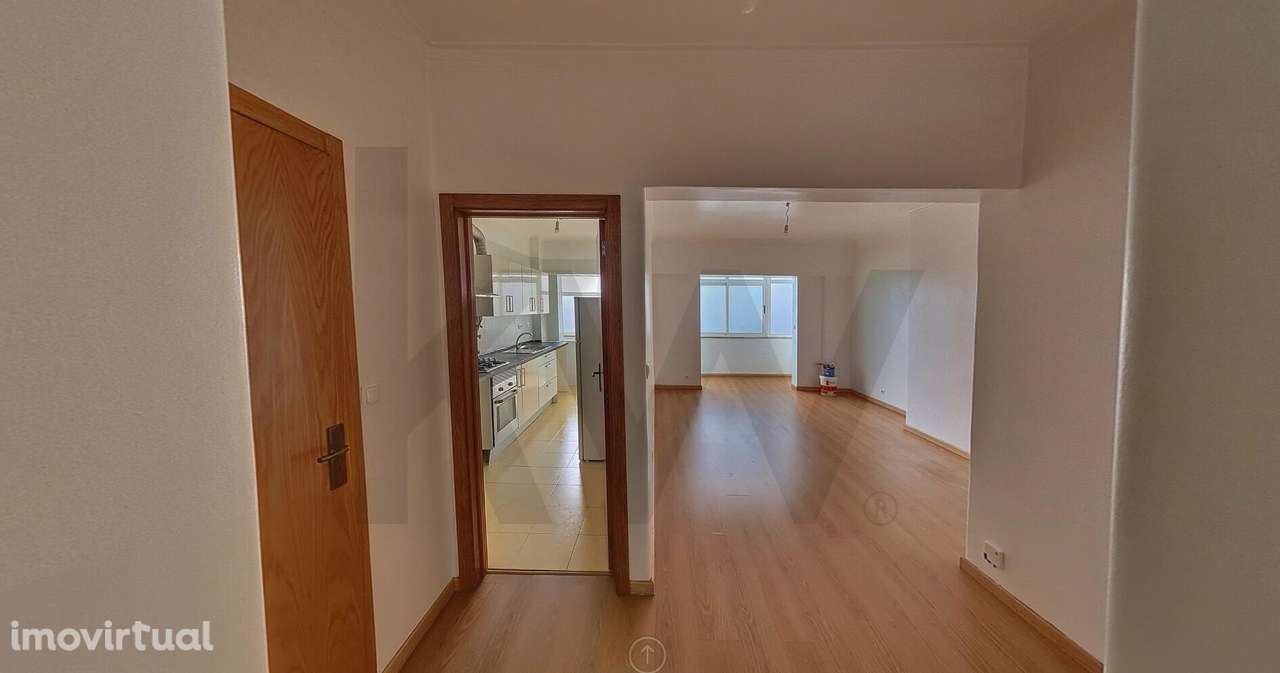 Arrendamento T2 Arroios com suite e 2 WC - Grande imagem: 2/15