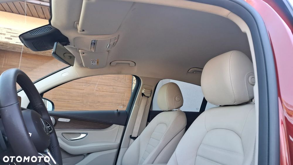 Mercedes-Benz GLC 220 d 4Matic 9G-TRONIC AMG Line - 29