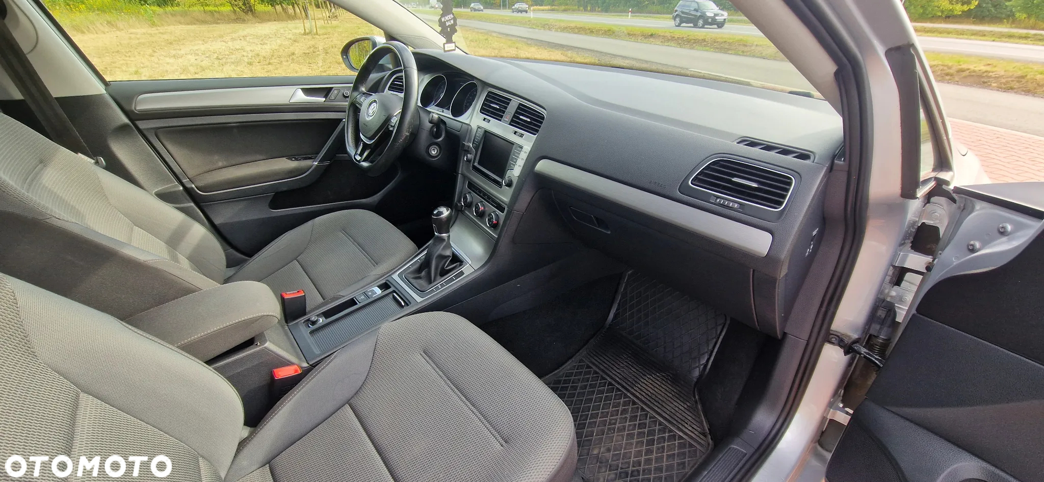 Volkswagen Golf VII 1.6 TDI BMT Comfortline - 11