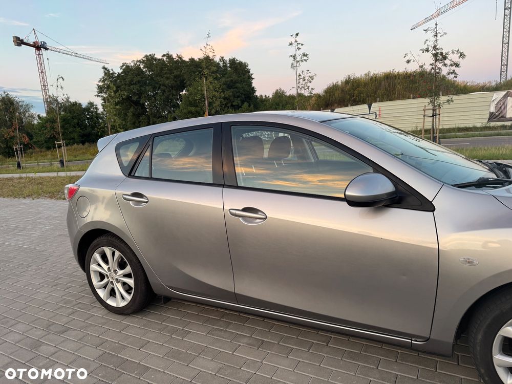 Mazda 3 2.0 Exclusive + - 17