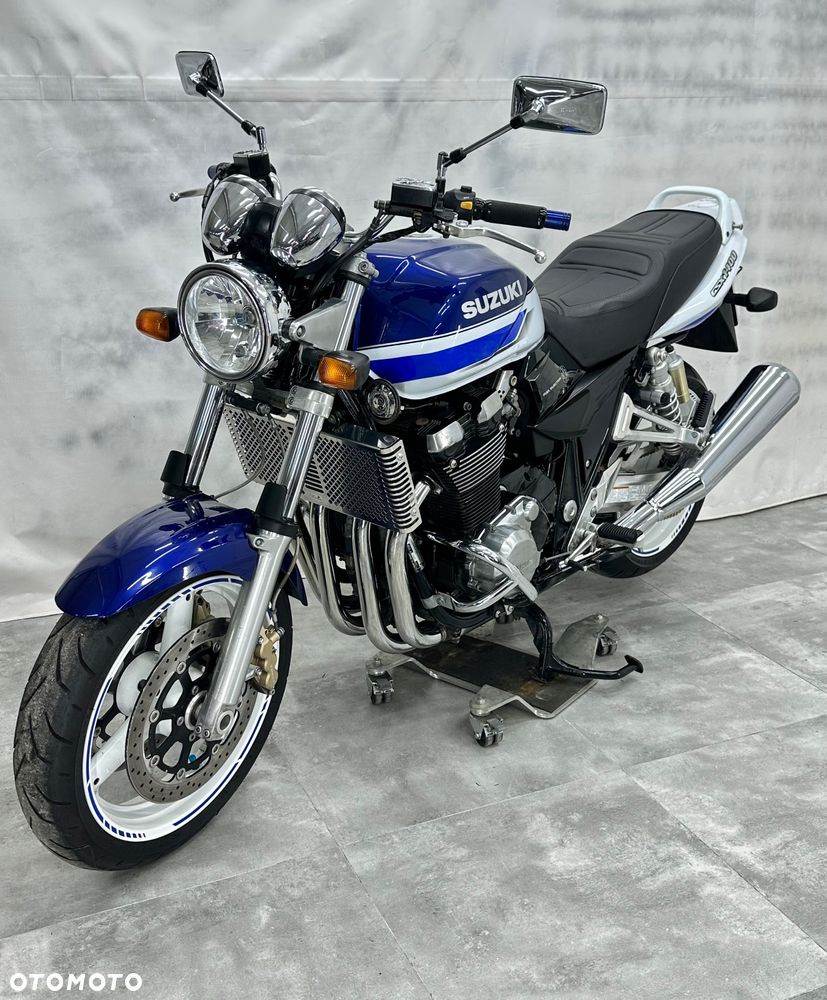 Suzuki GSX - 1