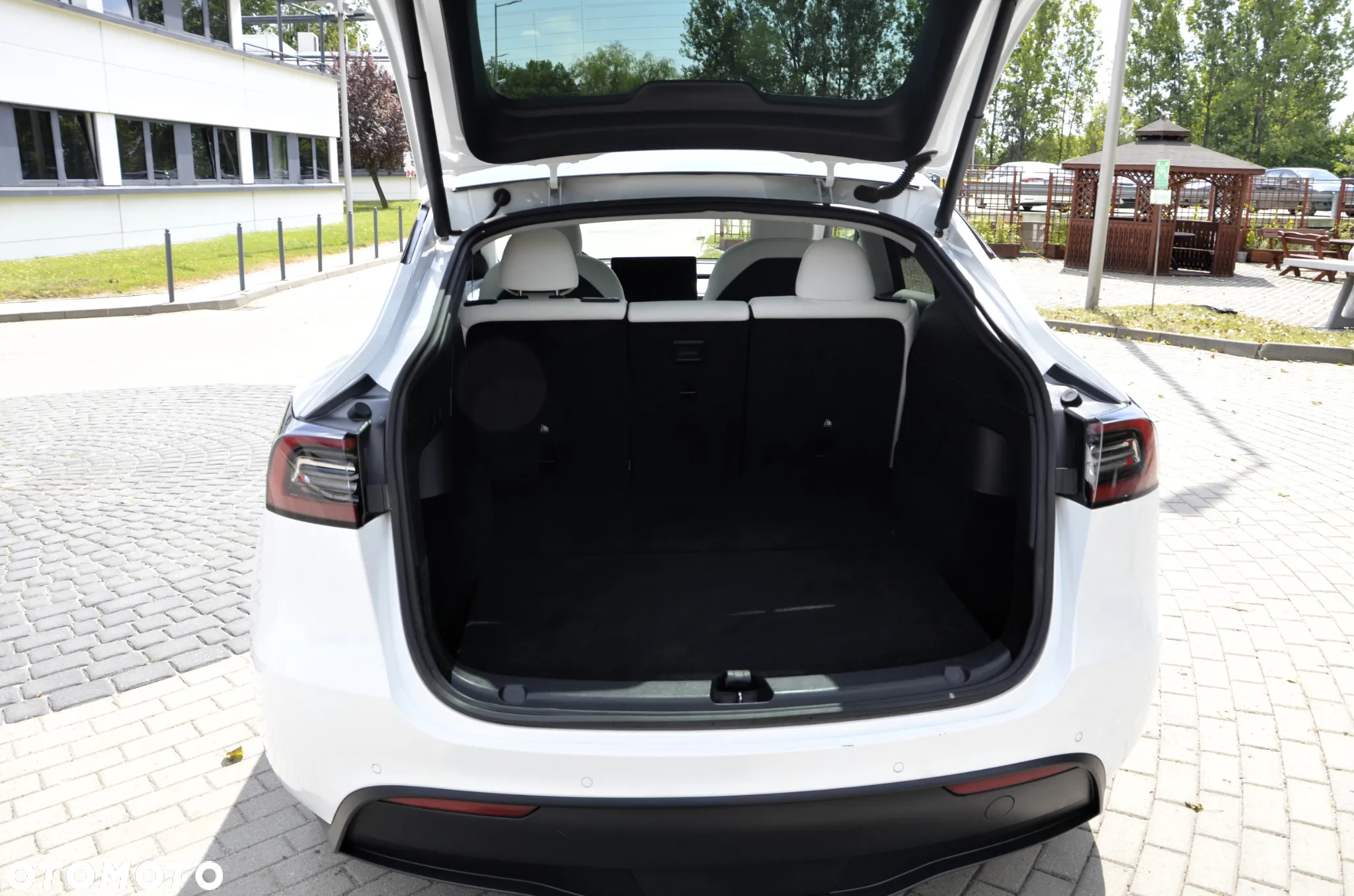 Tesla Y RWD - 8