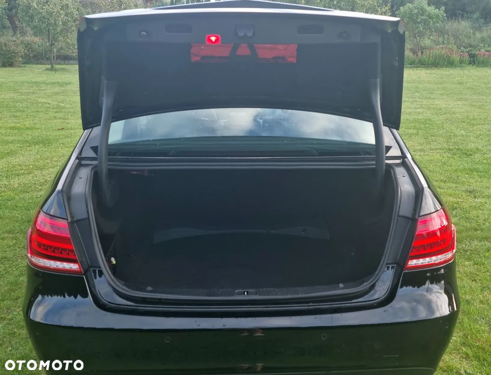 Mercedes-Benz Klasa E 200 7G-TRONIC Elegance - 14