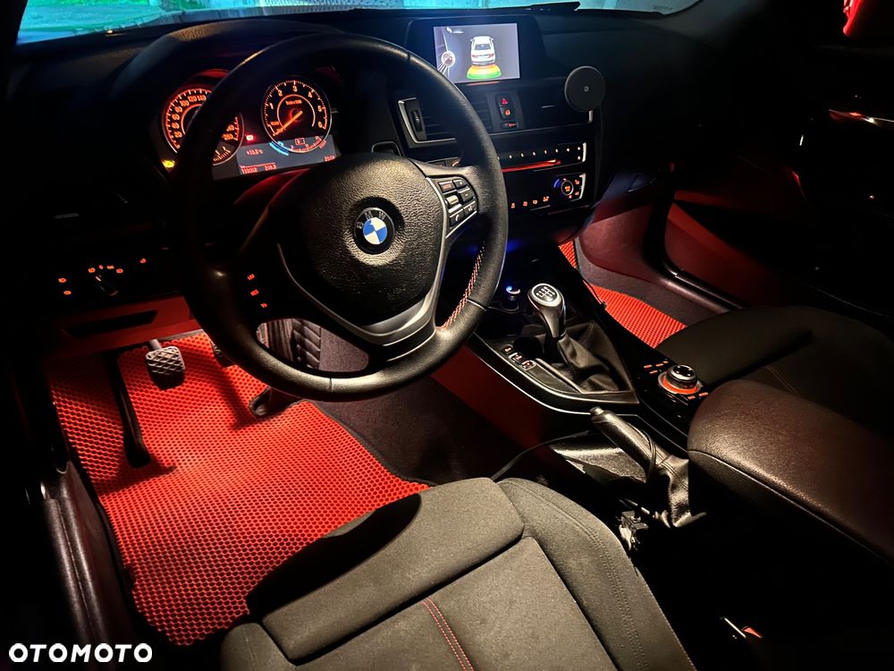 BMW Seria 2 218d - 15