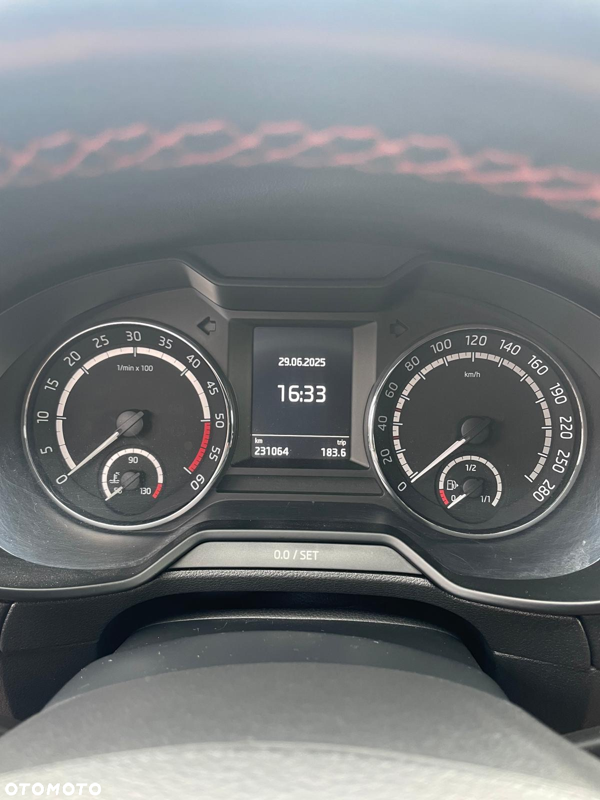 Skoda Octavia 2.0 TDI RS DSG - 17