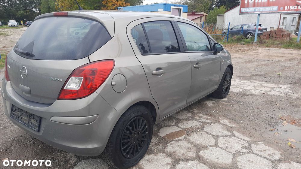 Opel Corsa 2011 photo 4