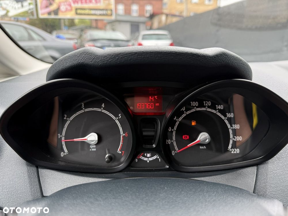 Ford Fiesta 1.25 Viva - 31