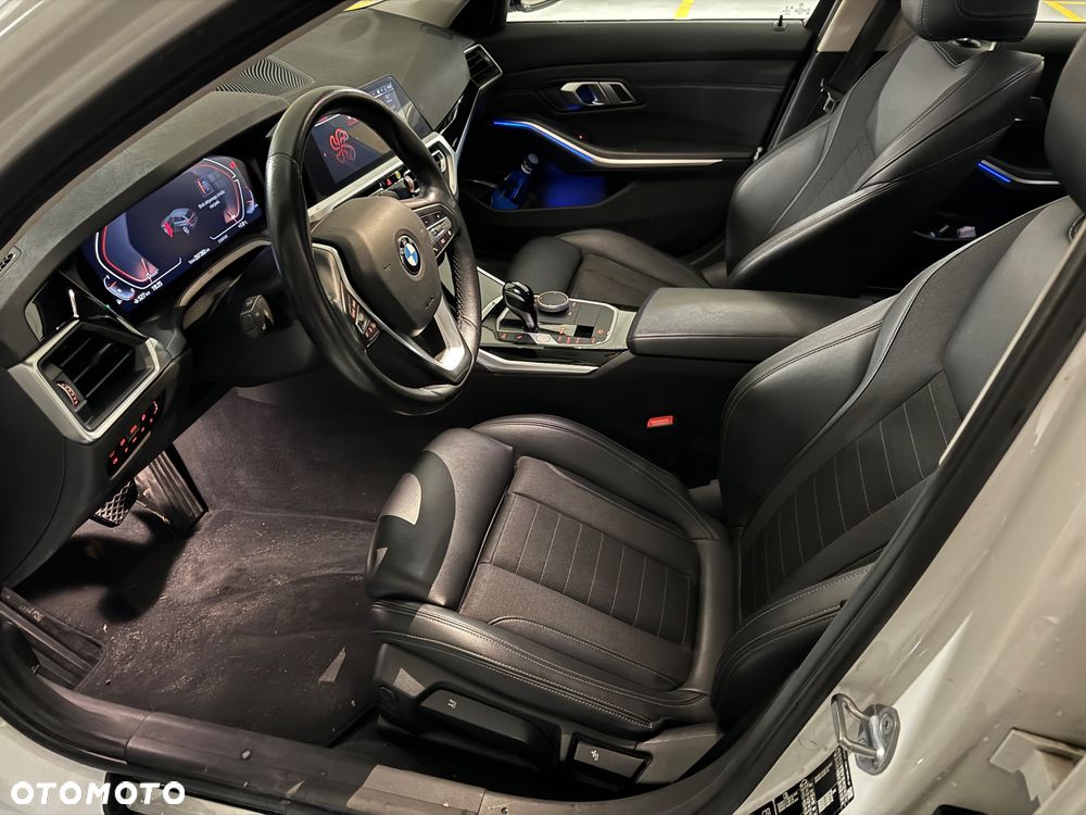 BMW Seria 3 320d Sport Line Shadow - 23