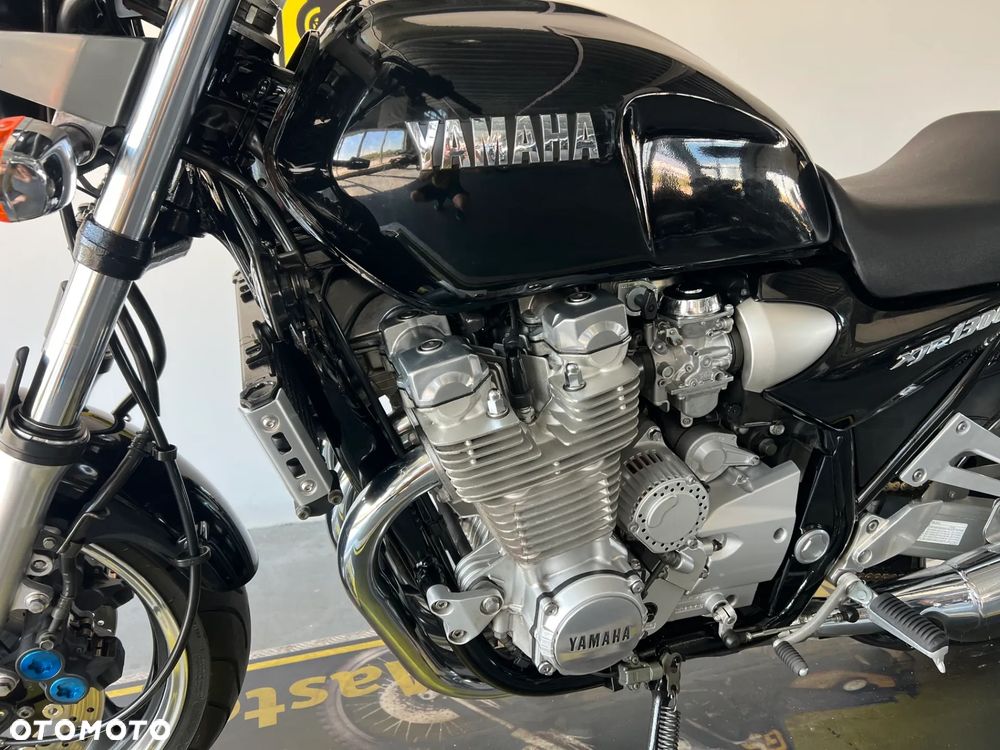 Yamaha XJR - 10