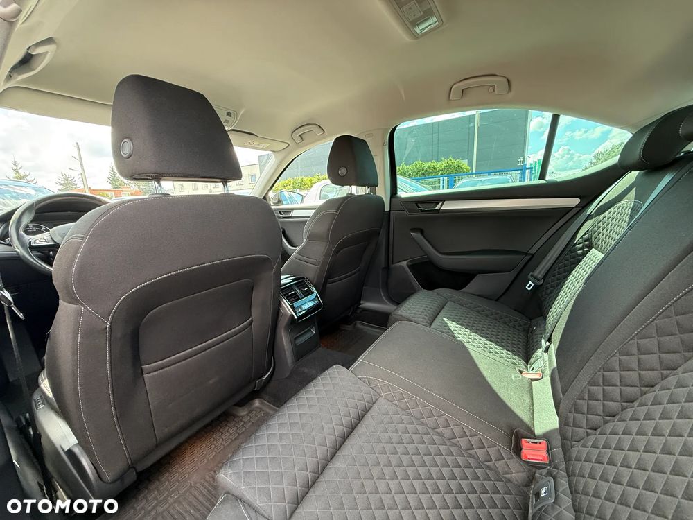 Skoda Superb 2.0 TDI Ambition DSG - 7