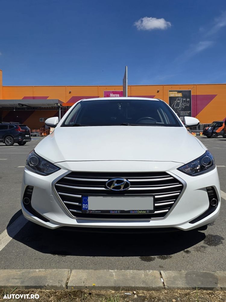 Hyundai Elantra 1.6 CRDI Comfort - 5