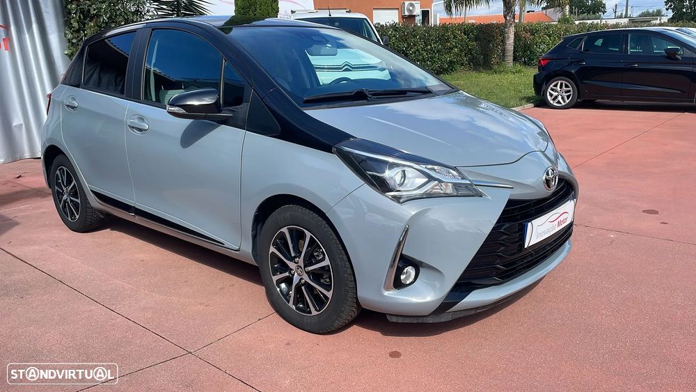 Toyota Yaris 1.0 VVT-i Comfort c/ Design-Pack - 2