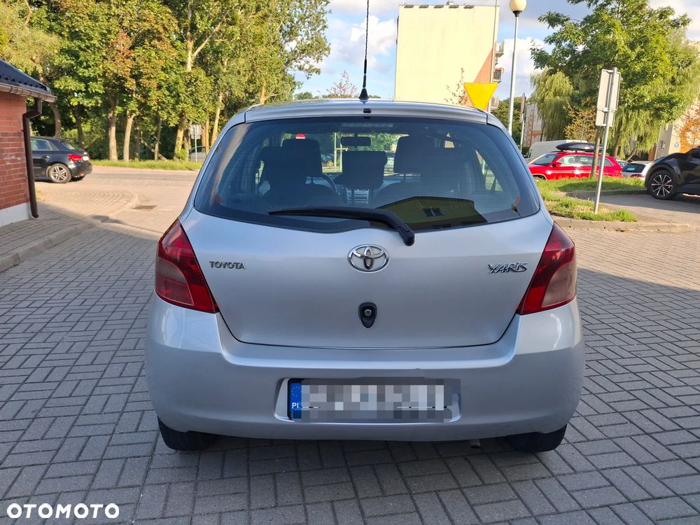 Toyota Yaris 1.0 Luna A/C - 12