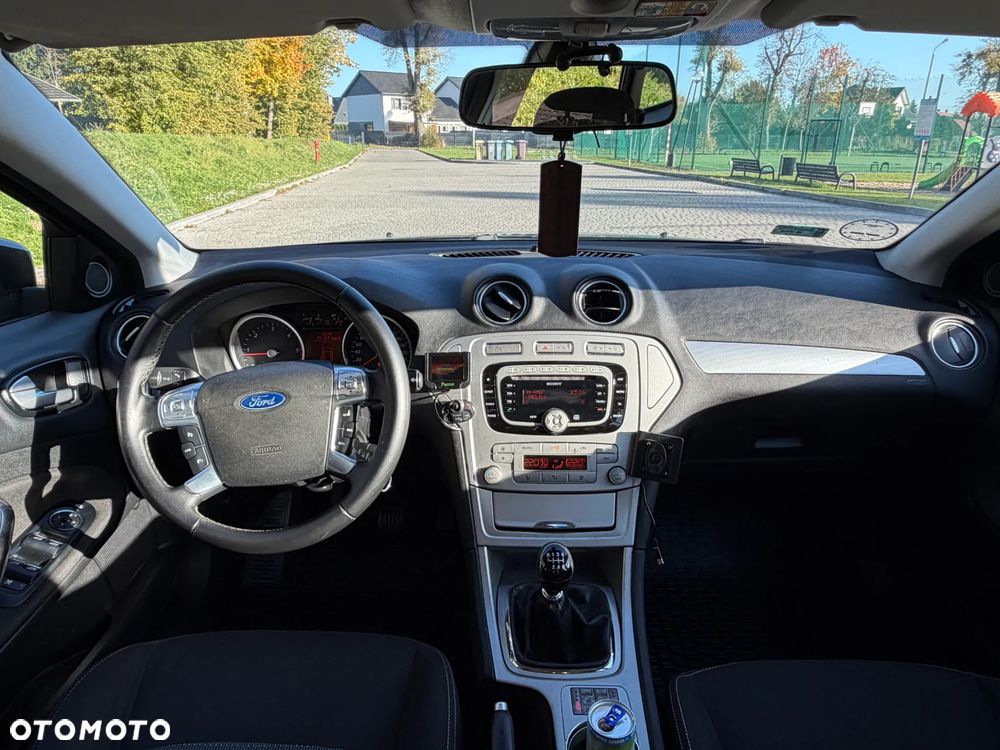 Ford Mondeo - 9