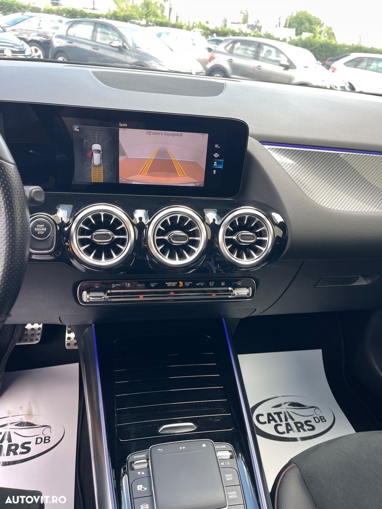 Mercedes-Benz GLA - 32