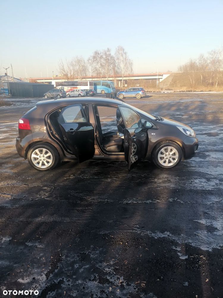Kia Rio - 2