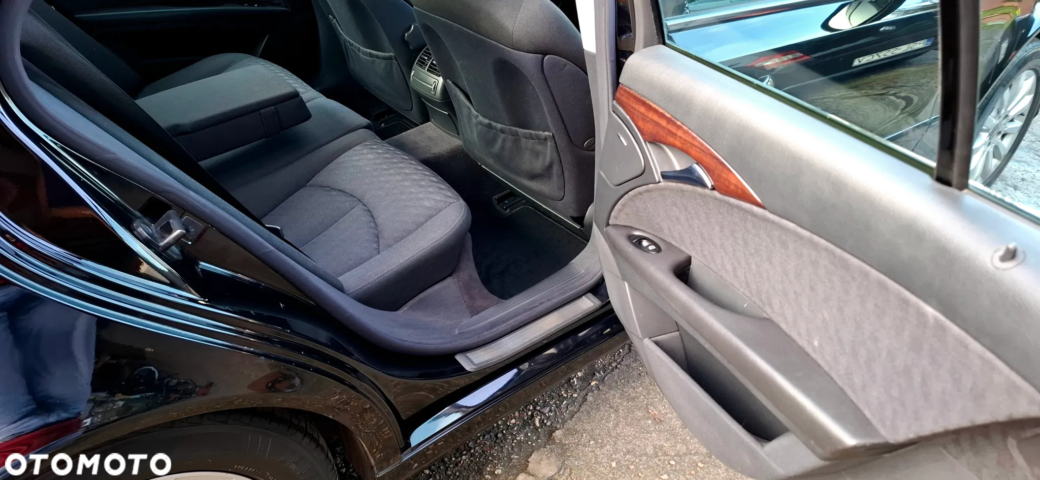 Mercedes-Benz Klasa E 320 Classic - 23