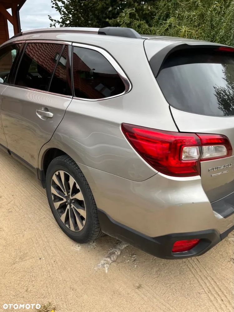 Subaru Outback 2.5i Exclusive - 6