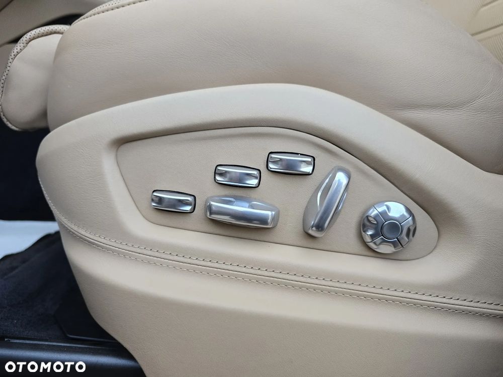 Porsche Cayenne Turbo Tiptronic S - 20