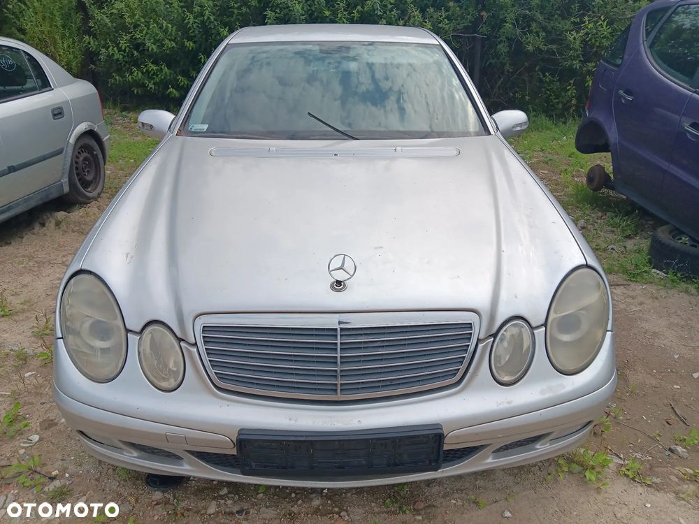 044 / MERCEDES W211 CLASSIC / NA CZĘŚCI / - 1