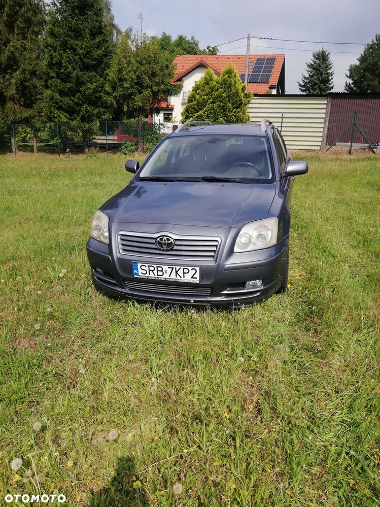 Toyota Avensis - 1