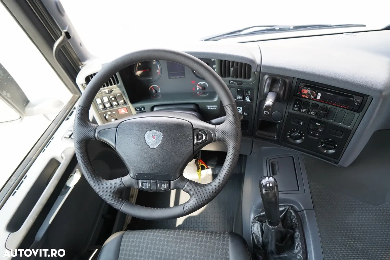 Scania P360 / 6X4 / LIVRARE 4.85 + HIAB 211 E-6 HIDUO / CAPACITATE DE RIDICARE 7100 KG / ATINGERE MAXIMĂ 16.5 M / RADIOCOMANDĂ - 31