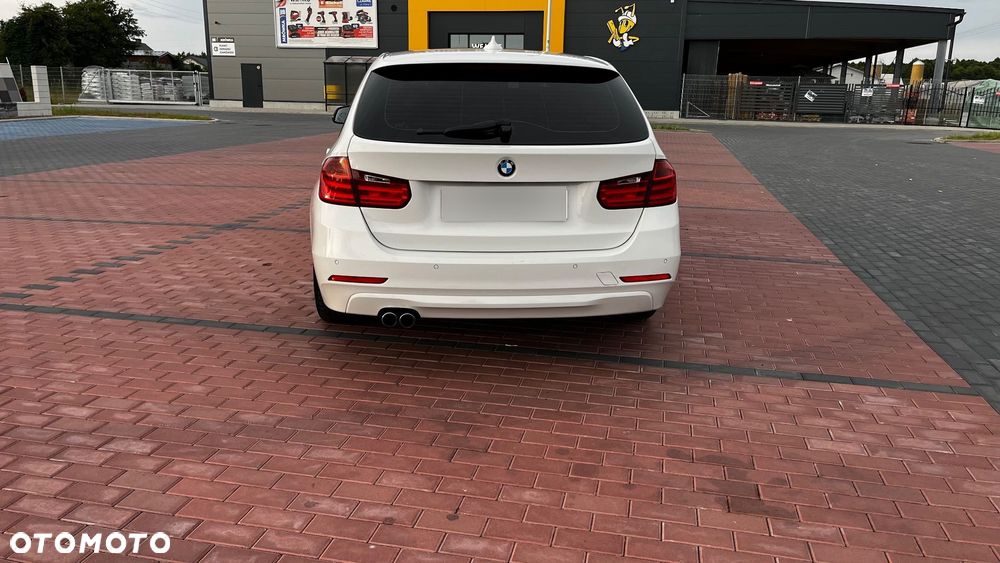 BMW Seria 3 325d - 32