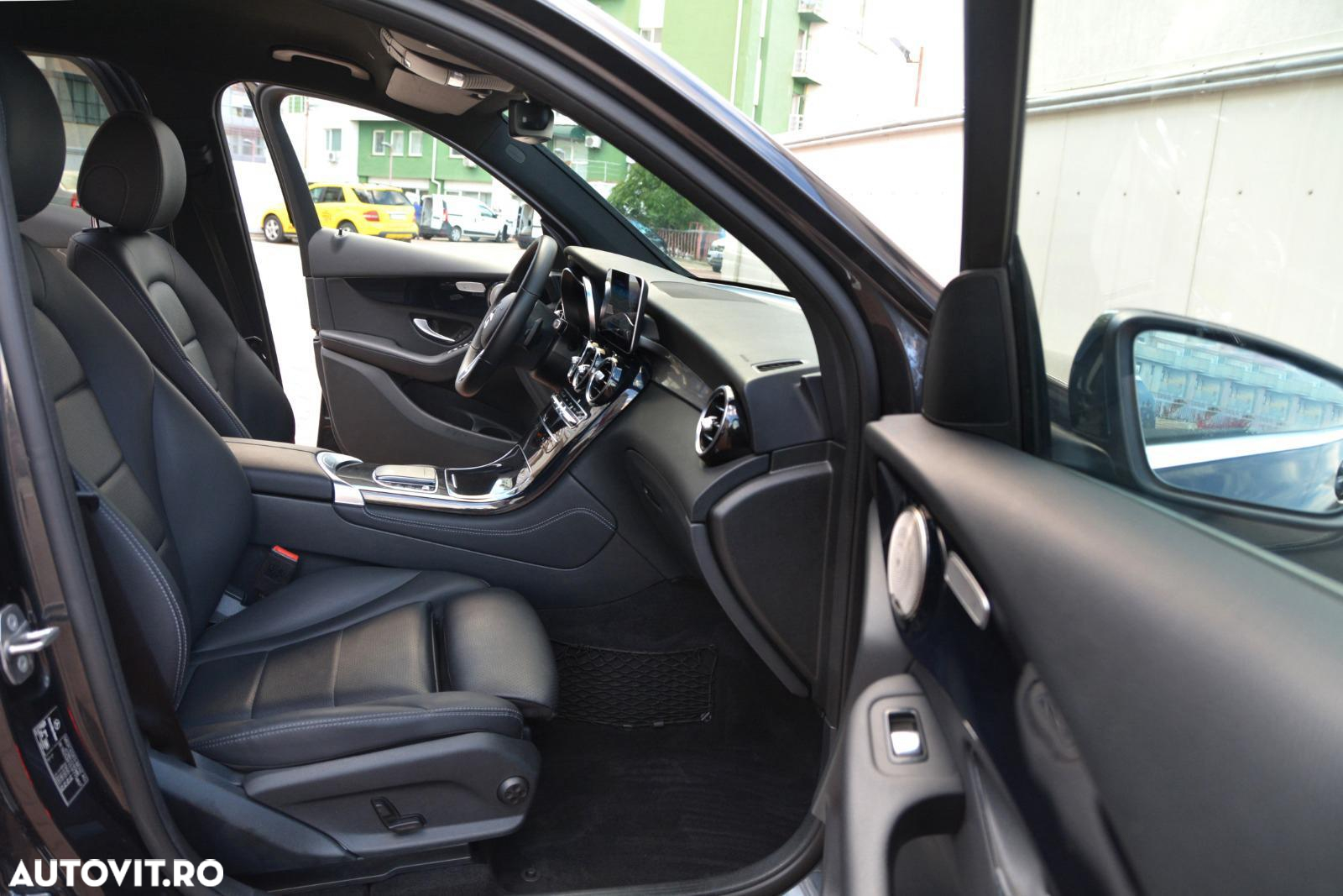 Mercedes-Benz GLC 300 e 4Matic 9G-TRONIC AMG Line - 13