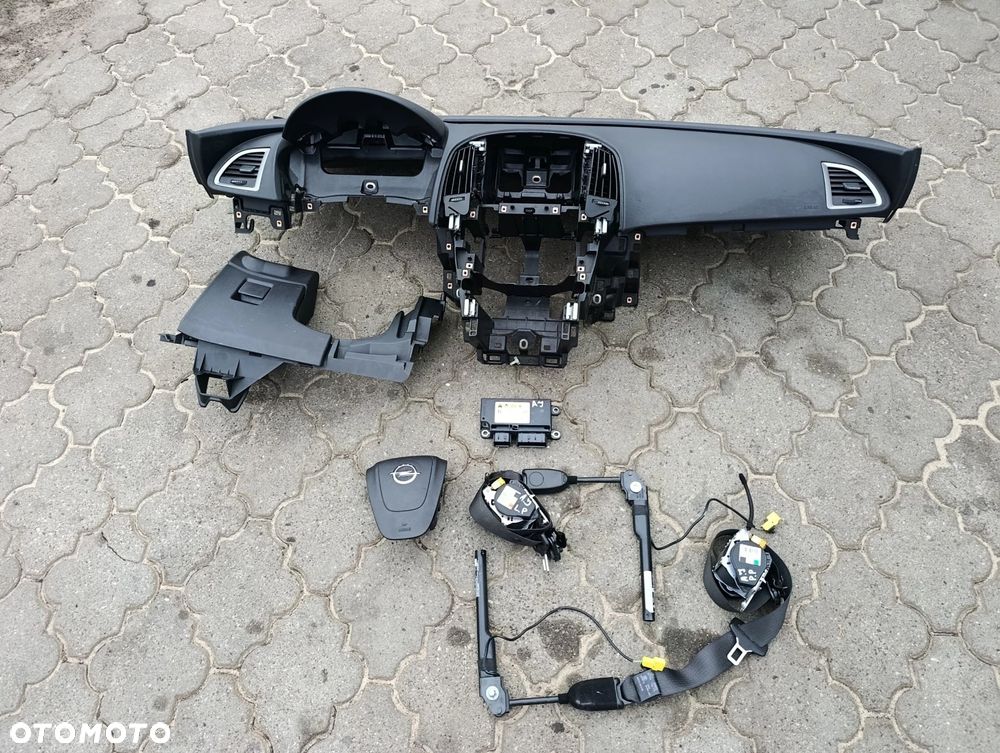 Astra J deska poduszka sensor pasy dopinacze Europa stan bdb oryginał Astra IV Opel - 1