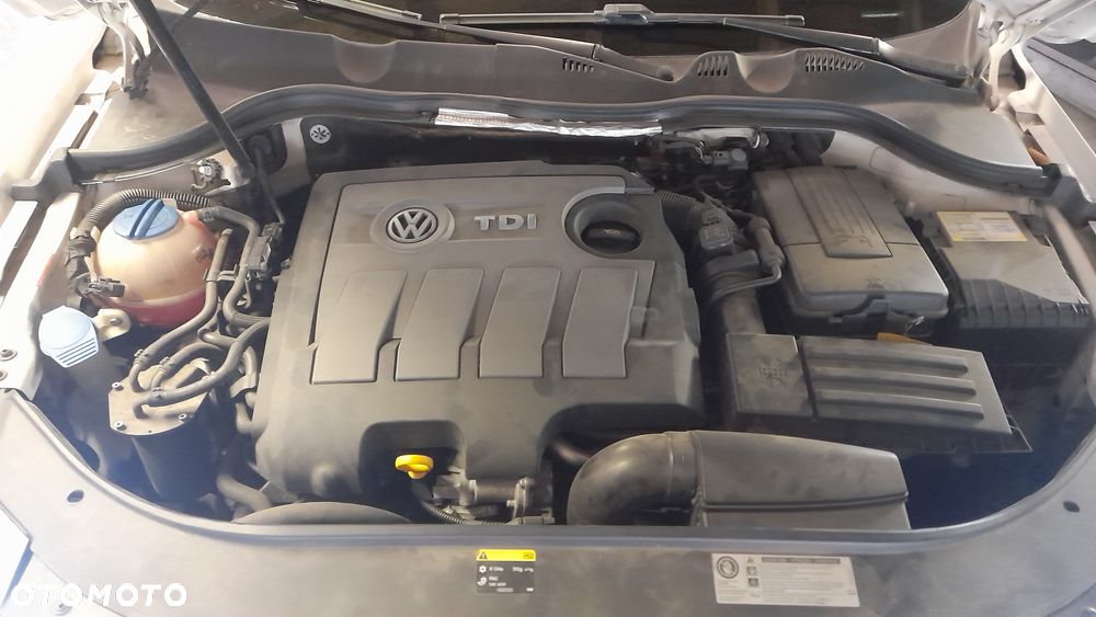 Volkswagen Passat - 15