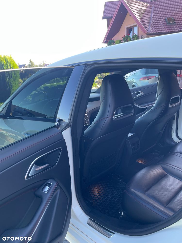 Mercedes-Benz CLA 250 7G-DCT AMG Line - 33