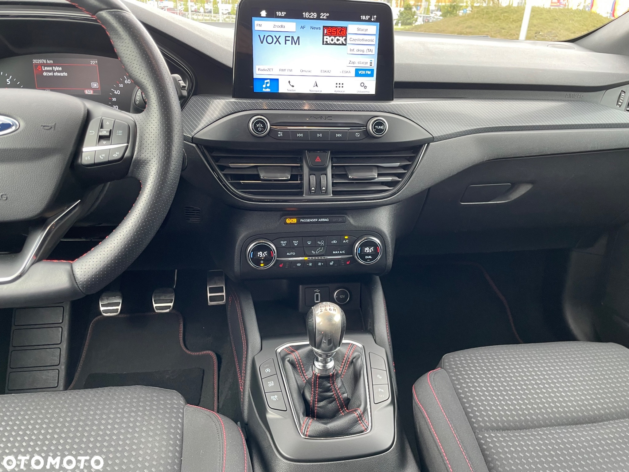 Ford Focus Turnier 1.0 EcoBoost Start-Stopp-System ST-LINE - 20