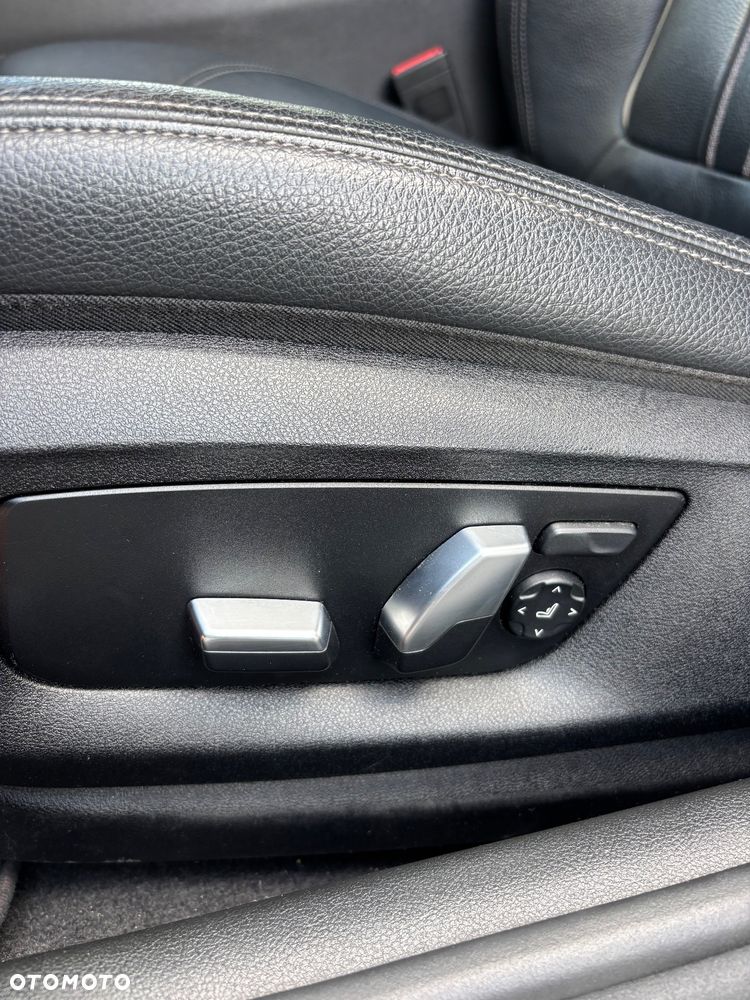 BMW Seria 5 530e iPerformance - 22