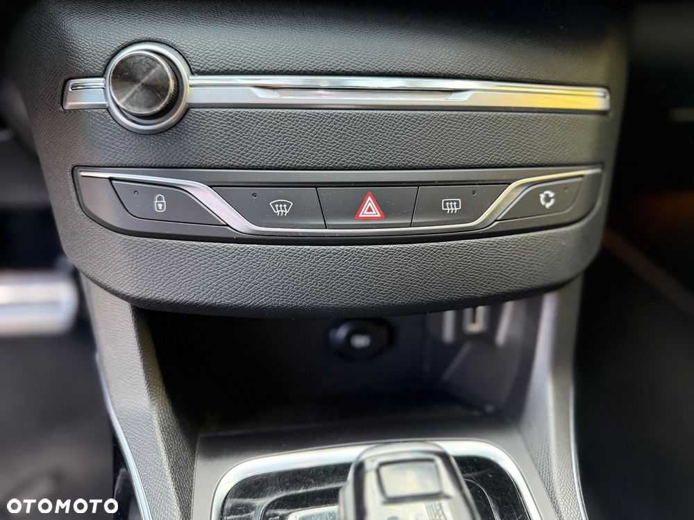 Peugeot 308 - 25