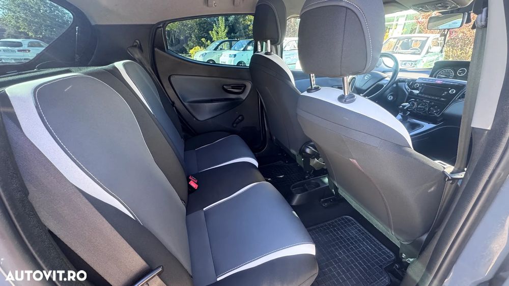Lancia Ypsilon Y 1.2 8v Silver - 13