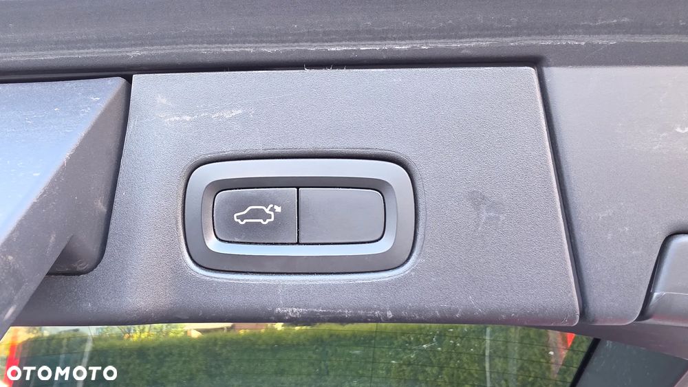 Volvo V90 D4 Geartronic Momentum - 34