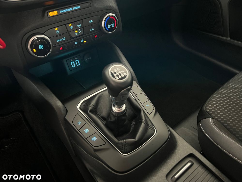 Ford Focus 1.0 EcoBoost Connected - 31
