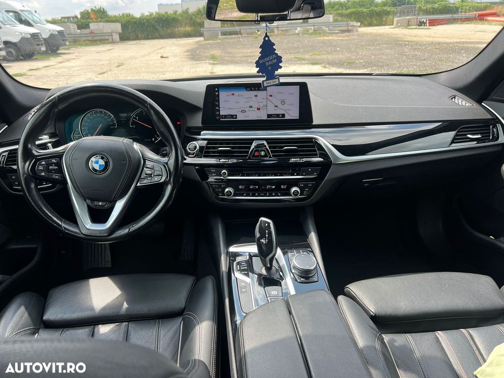 BMW Seria 5 530d xDrive Touring Aut. Sport Line - 1
